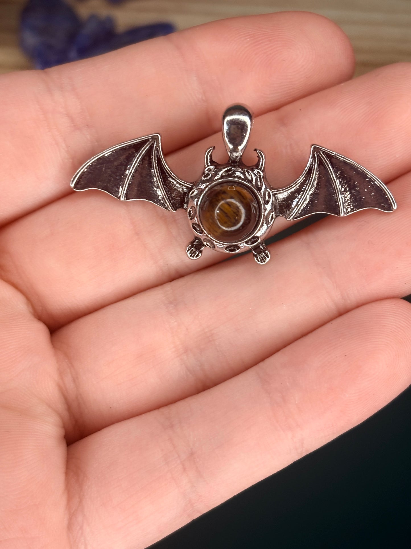 Chunky bat pendent🌕