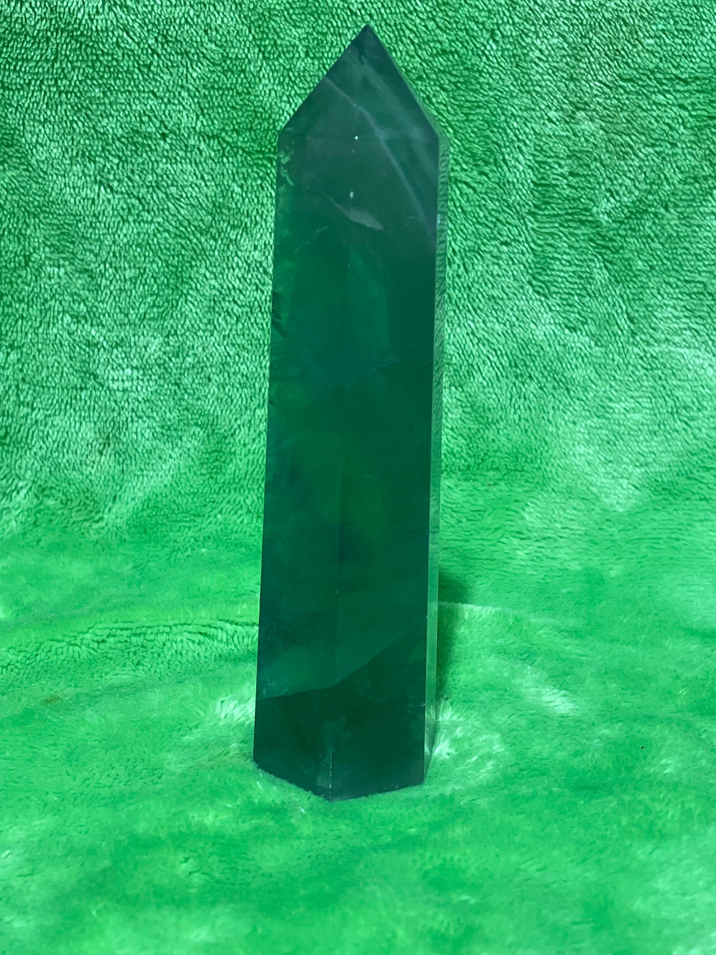 Large teal flourite tower đź‘»