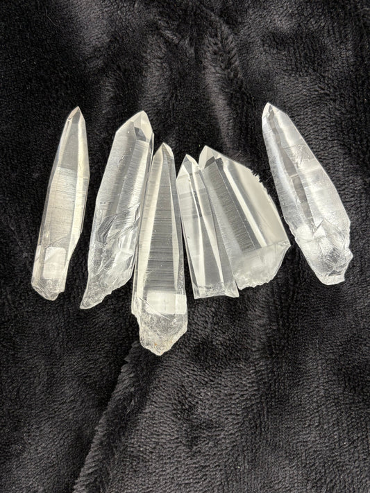 Lumarian quartz natural points 🐮