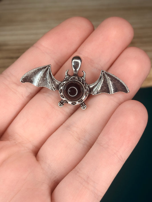 Chunky bat pendent🌕