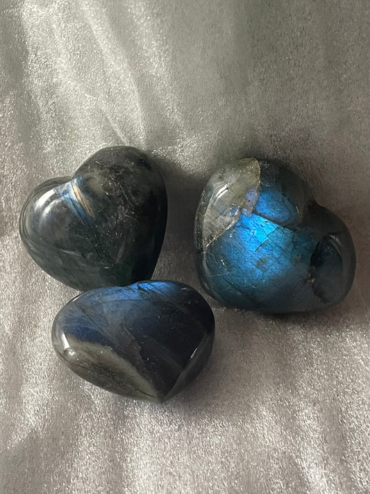 Labradorite heart carving 🐸
