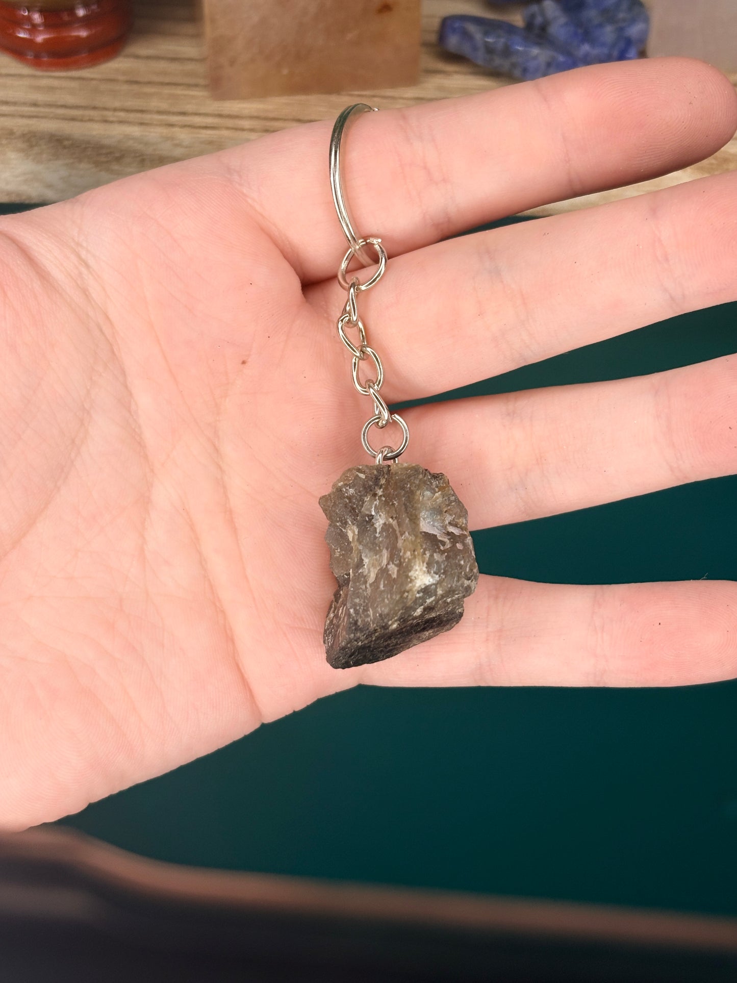 Raw crystal keychain🌕 (select your stone)