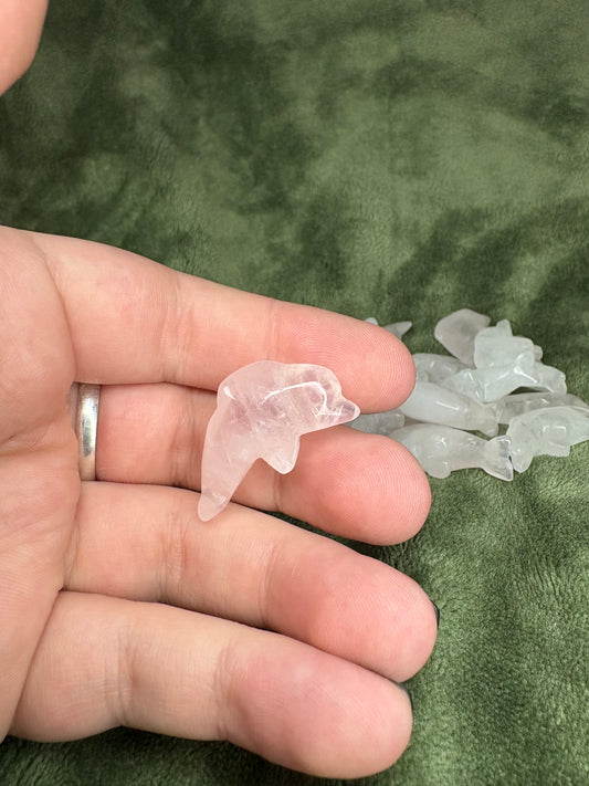 Mini rose quartz dolphin 💧