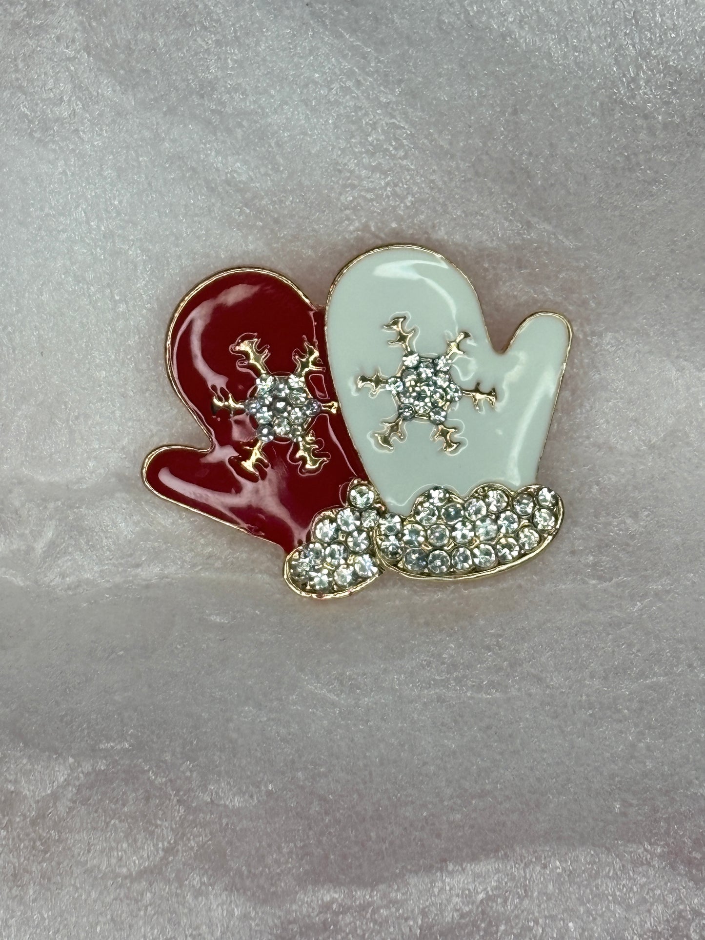 Holiday pins/broach ✨ (select your style) (Clearance)