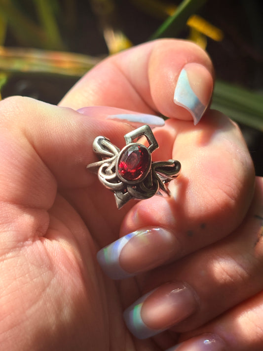 Adjustable garnet witches knot ring 🐣